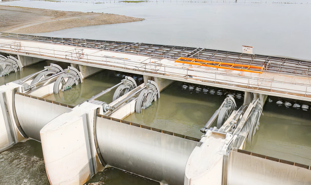 Mighty Dam Image